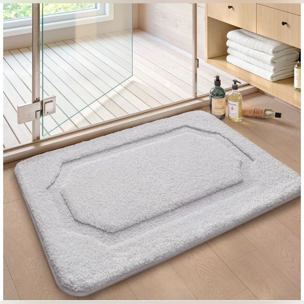 Color & Geometry White Geometric Bath Mat Nonslip Absorbent NIP